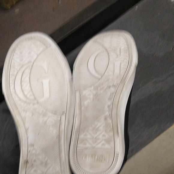 GUESS Loven Sneakers Size 7.5 - Picture 7 of 7